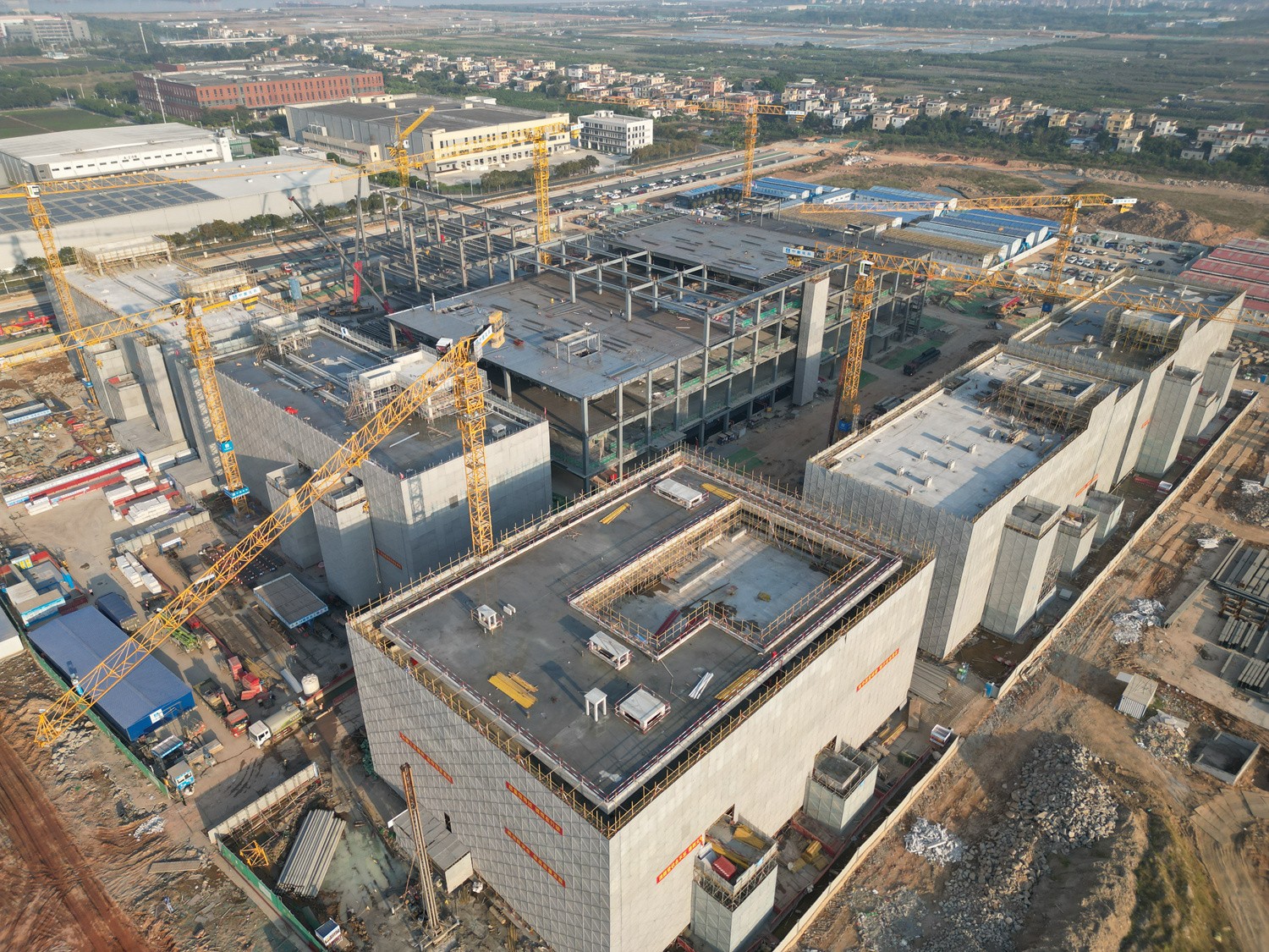 4. 2023年12月28日，用时103天，2.6万㎡主厂房钢结构安装完成！.jpg